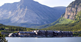 Many Glacier Hotel