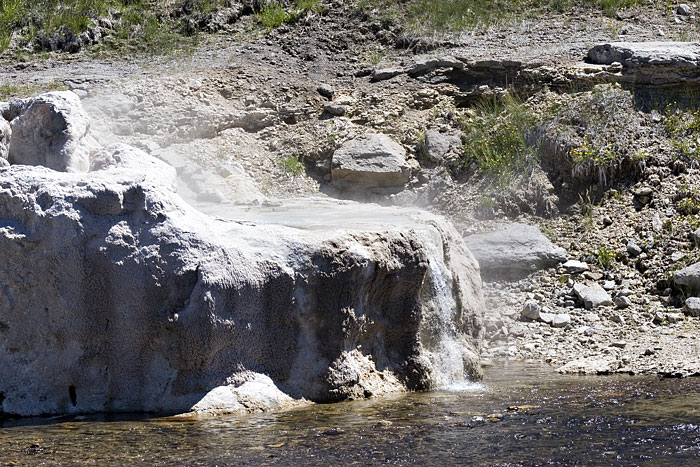 [Riverside Geyser]